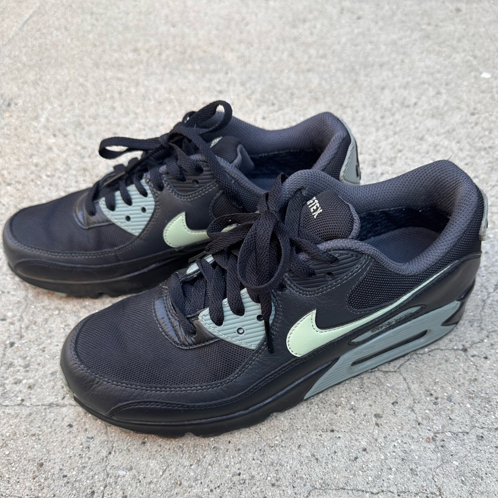 Nike Air Max 90 Sneakers in Black and Honeydew